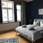 Hanne Mit Garten *