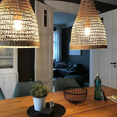 Hanne Mit Garten